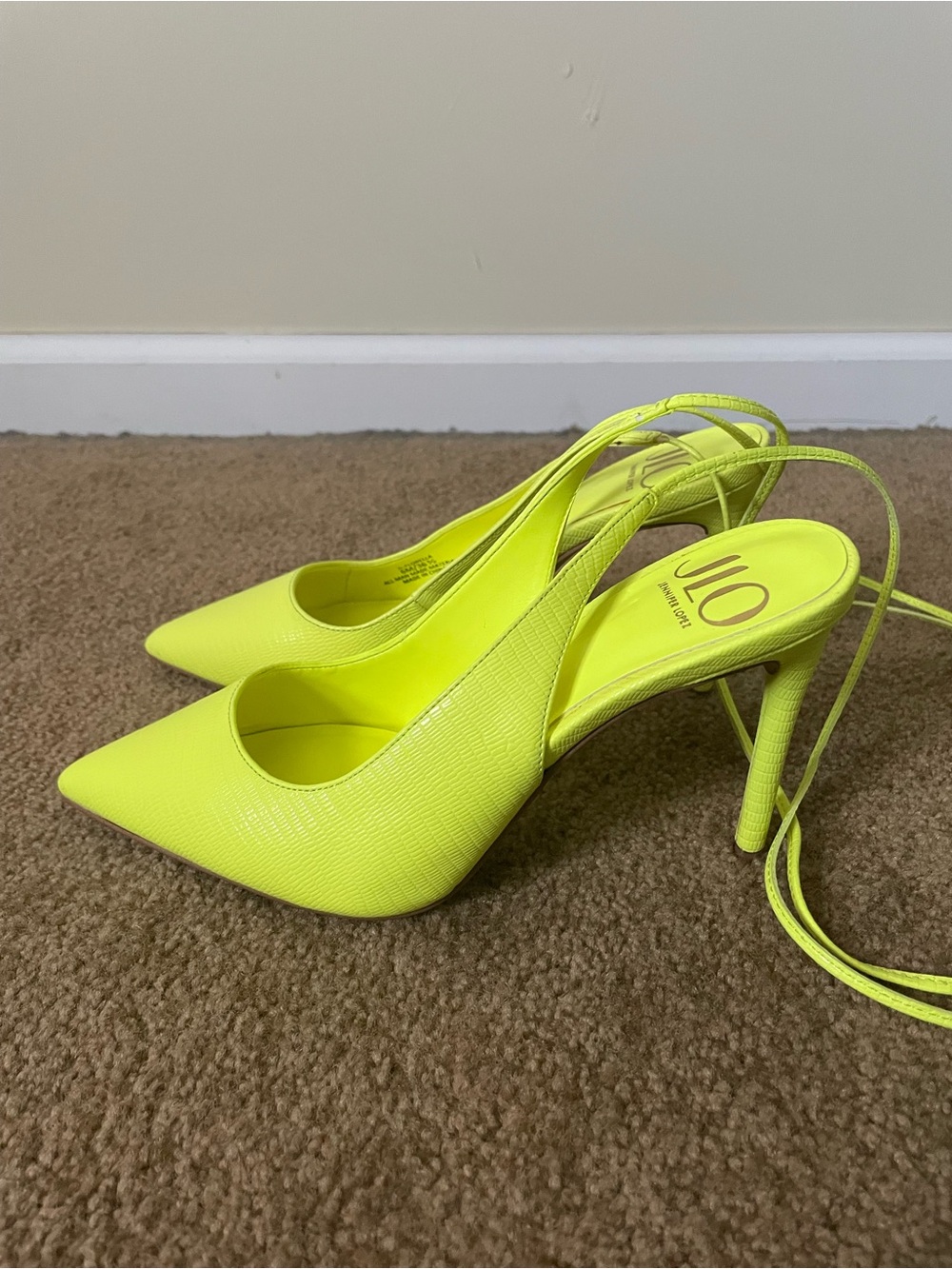 Jlo Jennifer Lopez Fedra Pointe Toe “Florella”  Stilleto Heels Sz 6M Neon Yellow - Picture 4 of 14